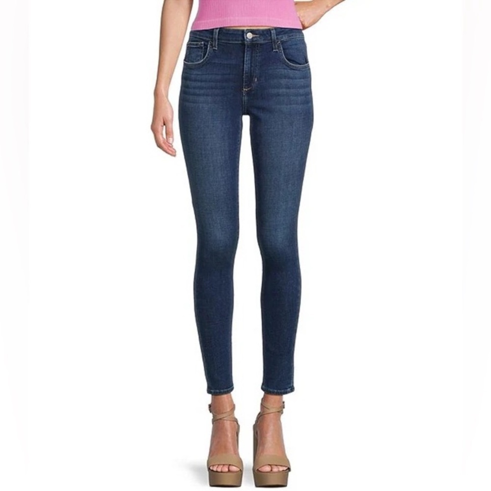 Joe’s Jeans Reanna style petite fit skinny jeans in med/dark wash size 26